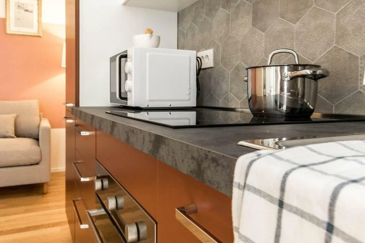 Joivy Bright Apartment For 4 Next To City Life Milan